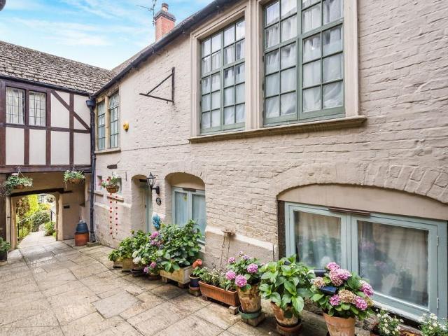 House for sale in Winchcombe, Pamington