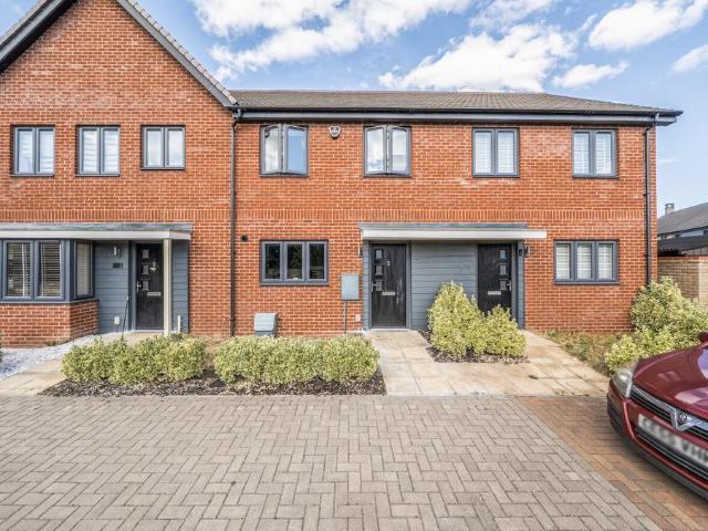 House for sale in Houghton Regis, Bedfordshire