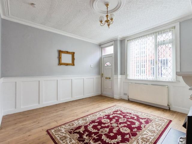 House for sale in East End Park, West Yorkshire
