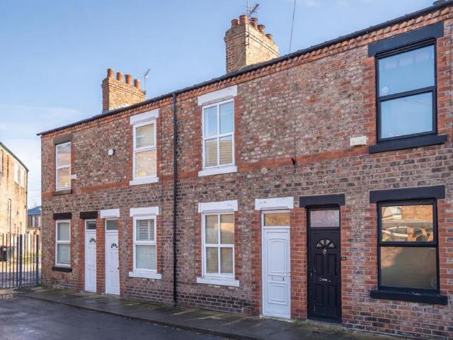 House for sale in High Field, York