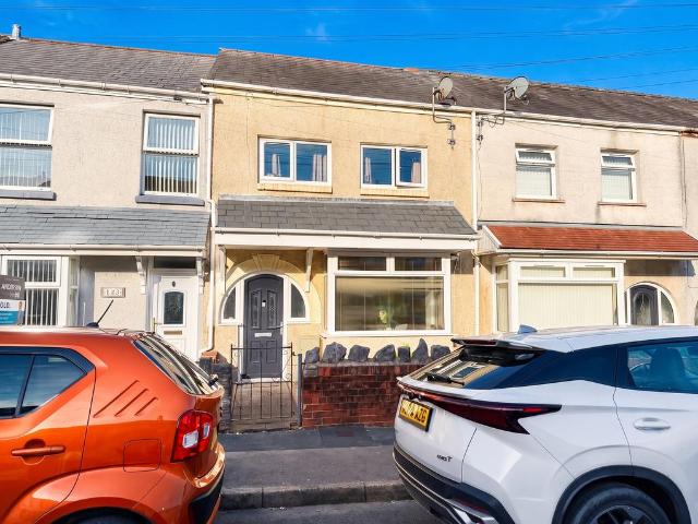 House for sale in Cwmbwrla, Nangreaves