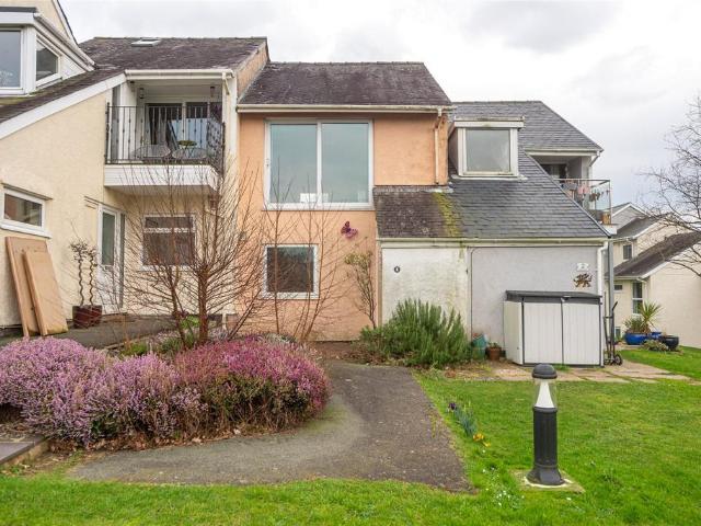 House for sale in Y Felinheli, Wales