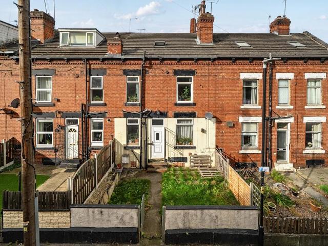 House for sale in Far Fold, Leeds