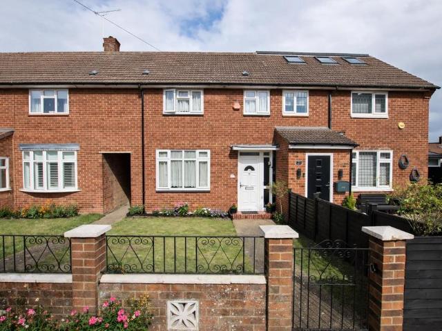 House for sale in Elstree and Borehamwood, Borehamwood
