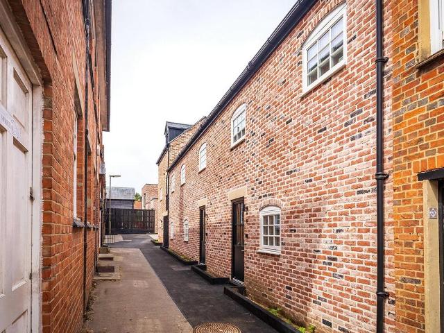 House for sale in Fole, Surrey