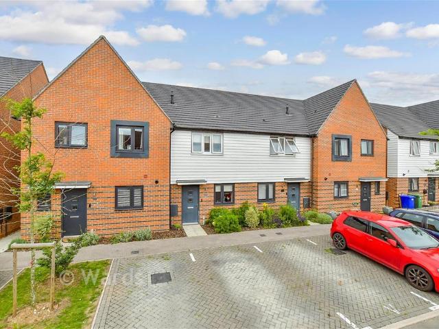 House for sale in Oad Street, Kent
