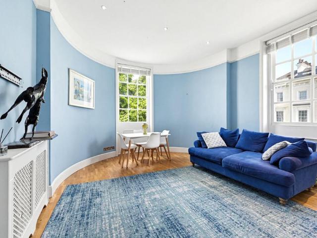 Flat for sale in Pimlico, Greater London