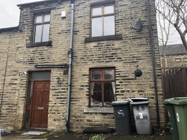 House for sale in Hightown, West Yorkshire