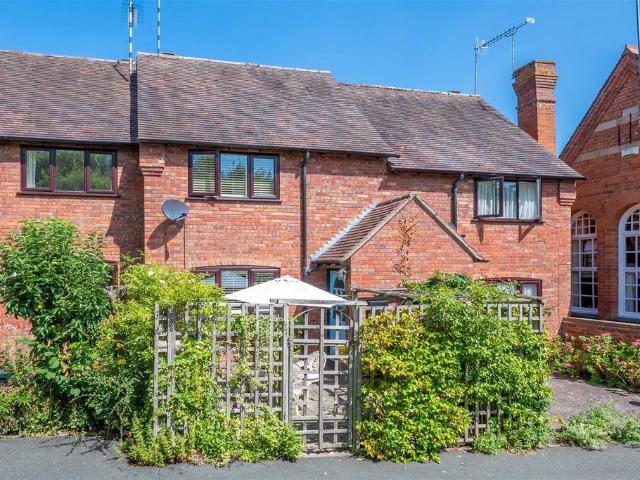 House for sale in Alderminster, Warwickshire