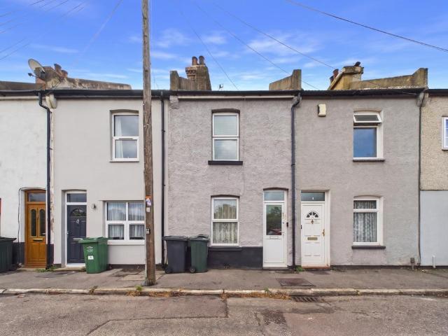 House for sale in Stone, Monks Orchard