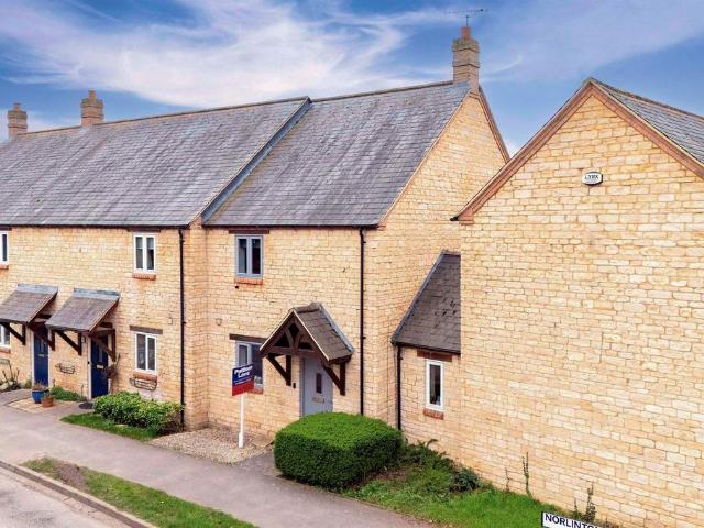 House for sale in Orlingbury