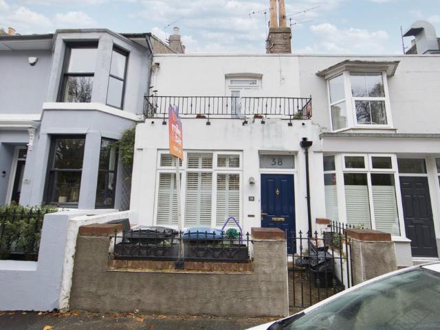 House for sale in Lower Walmer, Ash