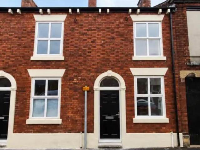House for sale in Cheetham Fold, Greenheys
