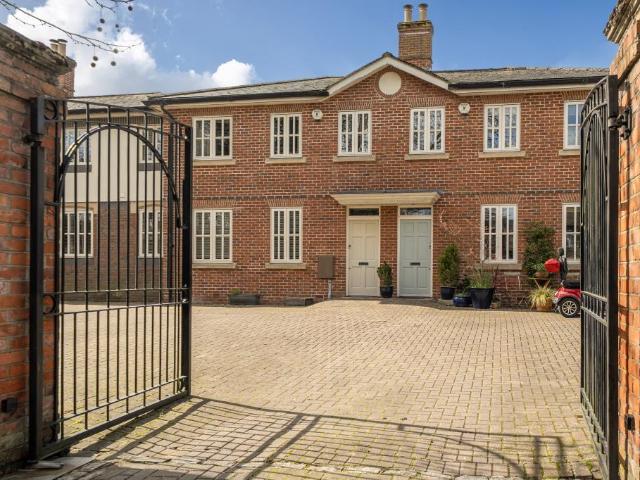 House for sale in Henley-on-Thames, Berrick Salome