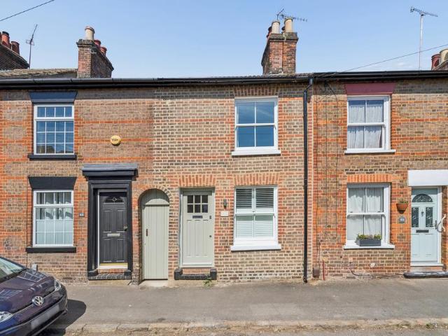 House for sale in Hall Park, Pouchen End