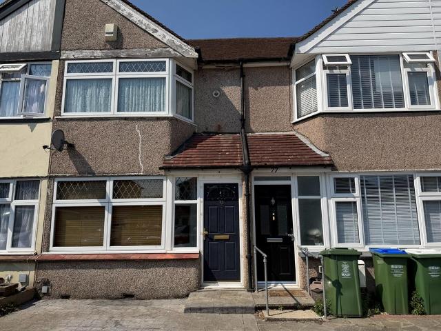 House for sale in Hurst, Greater London