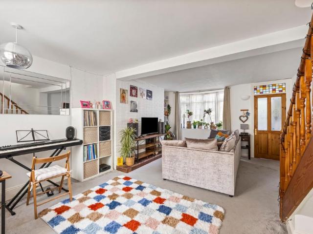 House for sale in Round Hill, Brighton & Hove