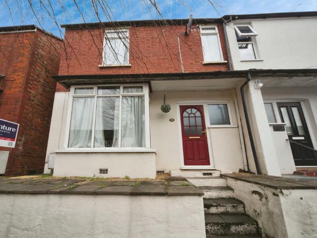 House for sale in Spring Park, Luton