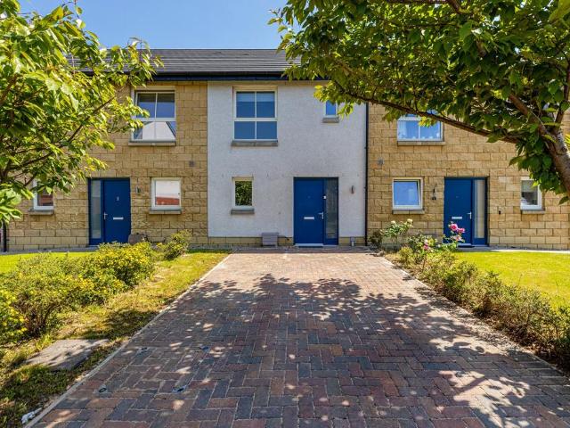 House for sale in Oatlands, Scotland