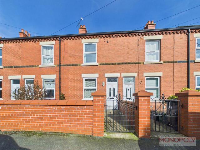 House for sale in The Dunks, Wrexham