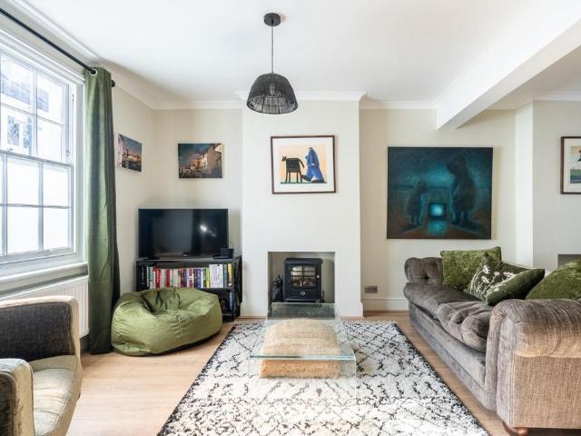 House for sale in Round Hill, Brighton & Hove