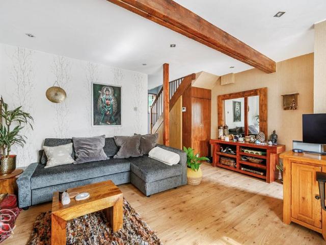 House for sale in London Borough of Ealing, Hanwell