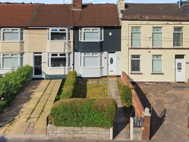 House for sale in Calderstones