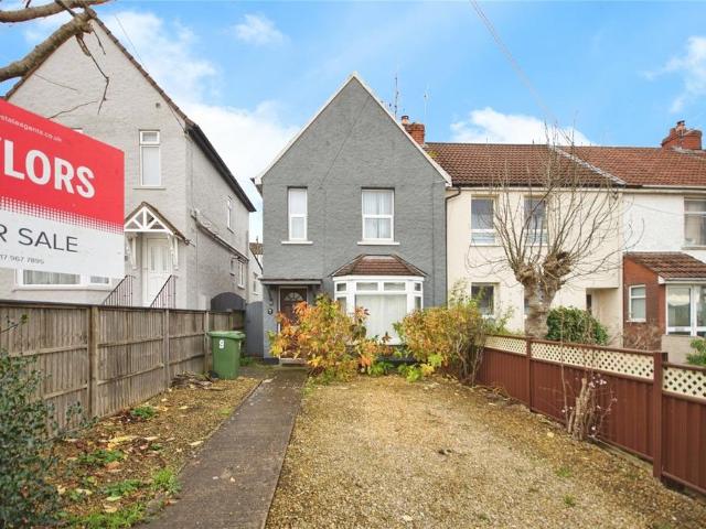 House for sale in Kingswood