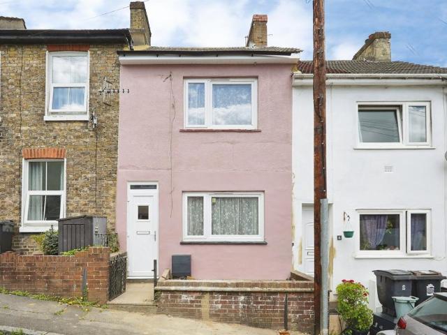 House for sale in River, Ash