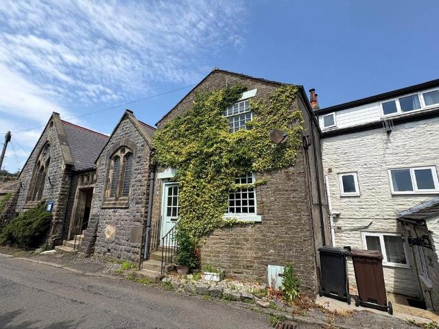 House for sale in Charlesworth, East Midlands