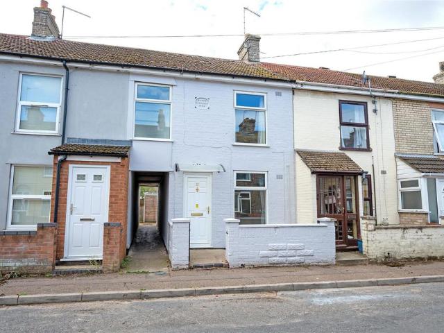 House for sale in Stokesby, Norfolk