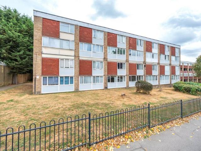 Flat for sale in Penenden Heath, Maidstone