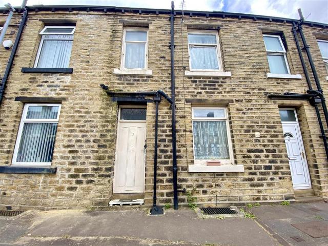 House for sale in Paddock, Milnsbridge