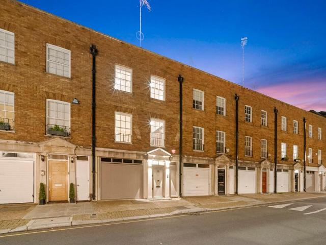 House for sale in Hans Town, Greater London