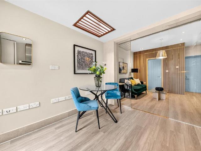 House for sale in London Borough of Redbridge, Greater London