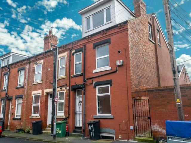 House for sale in Holbeck, West Yorkshire