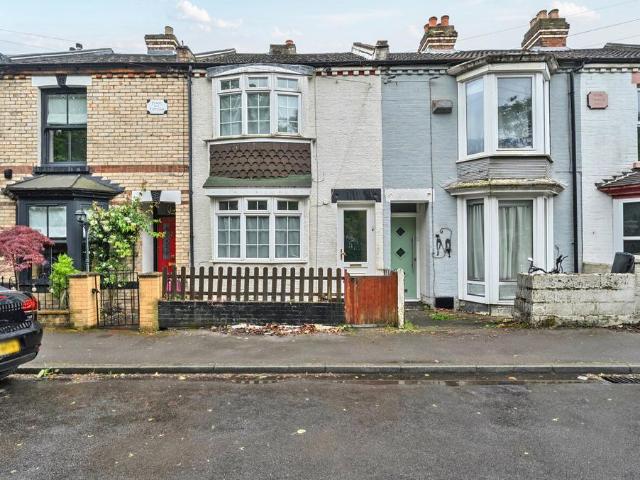 House for sale in Middlecroft, Hampshire