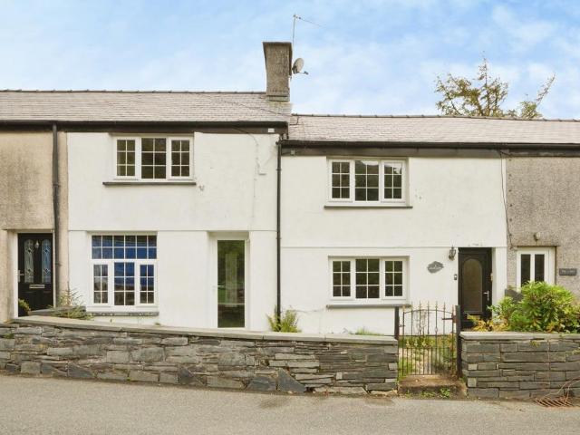 House for sale in Glanypwll, Rhiwbryfdir