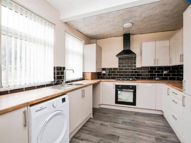 House for sale in Ovenden, Halifax