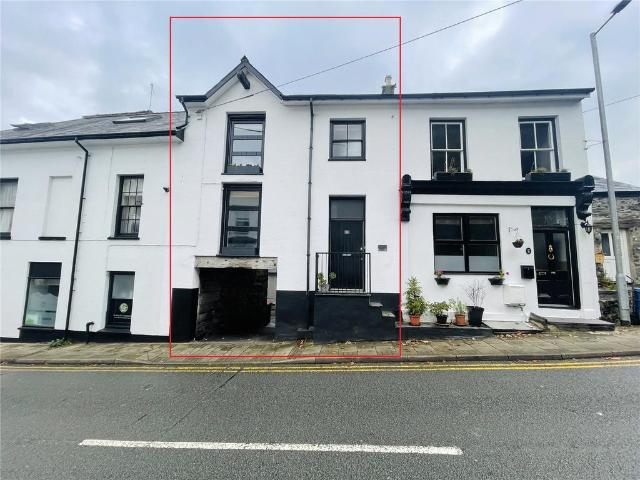House for sale in Porthmadog