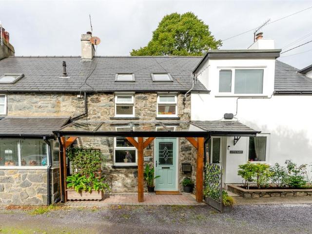 House for sale in Llanrwst