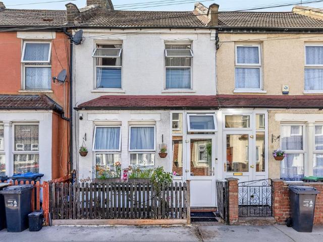 House for sale in London Borough of Croydon, Greater London