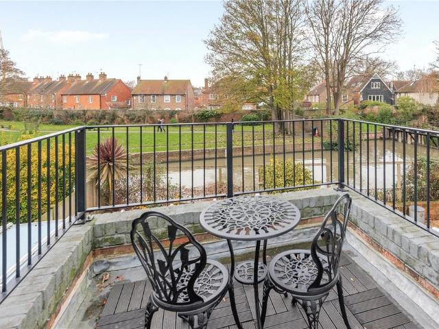 House for sale in The King's Mile, The Bridge