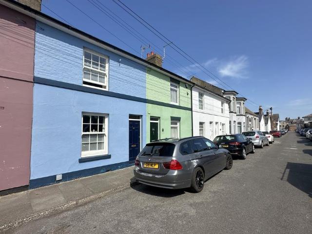 House for sale in Lower Walmer, Ash
