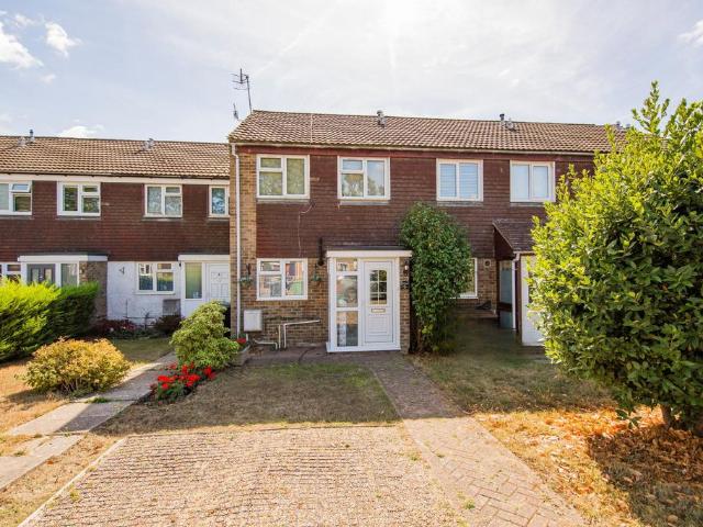 House for sale in Romford, Sandown Park