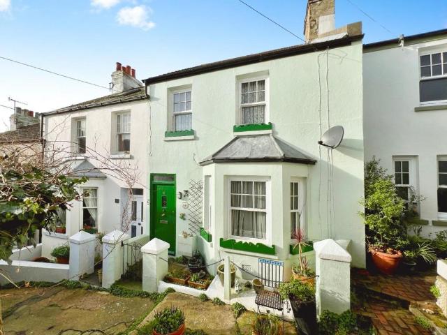 House for sale in Golden Valley, Folkestone