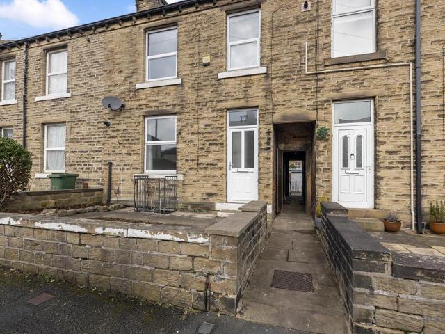 House for sale in Huddersfield, West Yorkshire