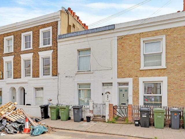 House for sale in Streatham Hill, Greater London