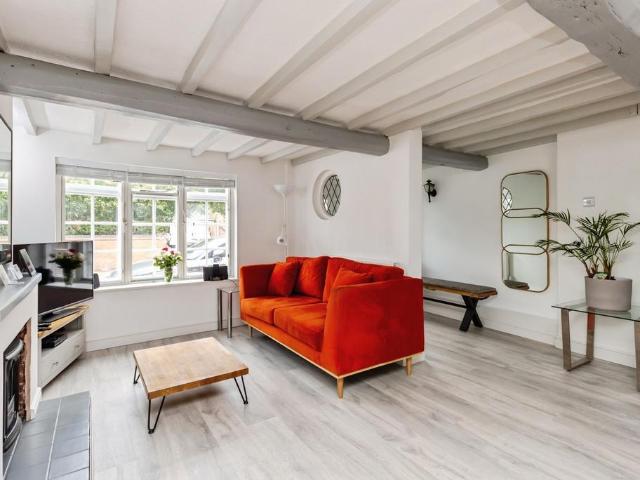 House for sale in Barton In Fabis, East Midlands