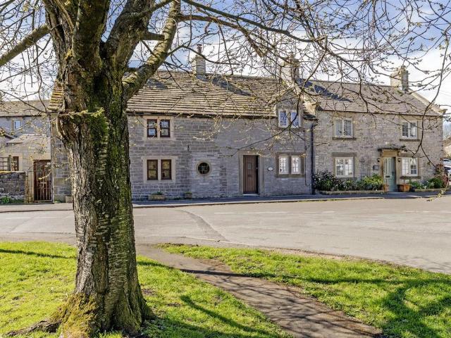 House for sale in Froggatt, East Midlands